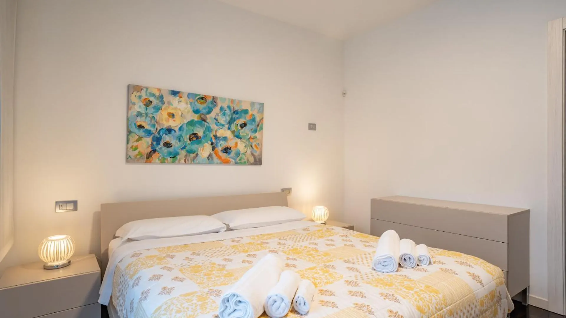 Authentic Yet Modern Retreat In Lecco Center Apartman