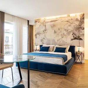 Donna Giacinta Blu Luxury Flat Bari