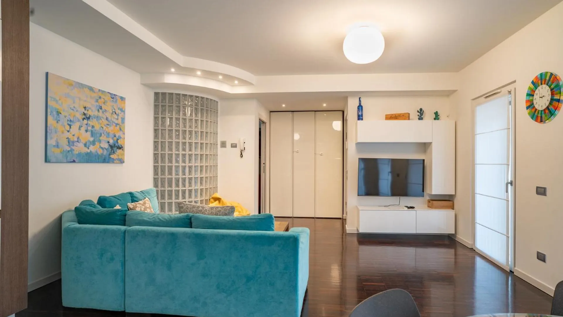 Authentic Yet Modern Retreat In Lecco Center Lägenhet 0*,  Italien